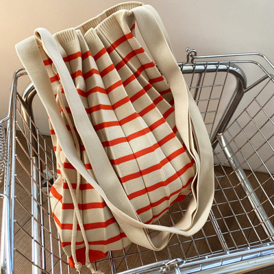 Nieuwe gespleten literaire schoudertas gevlochten damestas winter gebreide tas mode grensoverschrijdende damestas