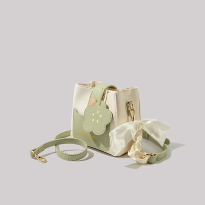 ZOMER FRESH ALL-MATCH BAG Vrouwelijke mode trend geavanceerde zin niche design crossbody bucket tas populair dit jaar