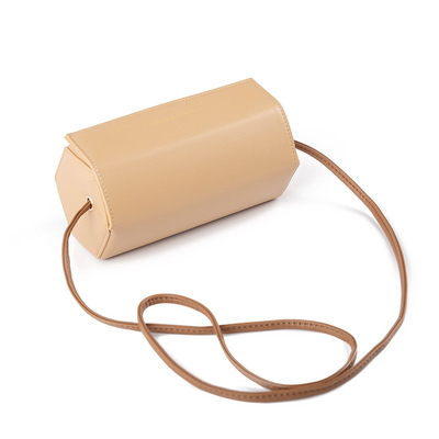 2024 NEW SIMPLE FASHION SMALL BAG NETWORK RED EVERYTHING Single SHOULDER CROSSBODY Vrouwelijke tas FASHION NICHE CYLINDER BAG