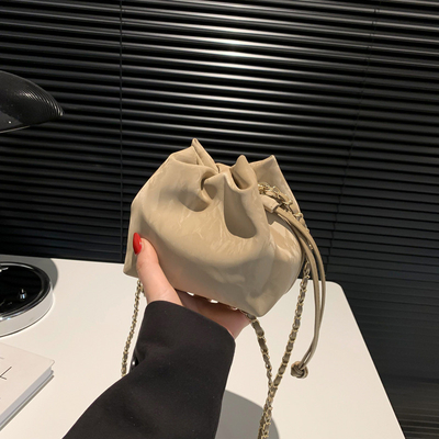 2024 NEW FASHION NICHE DESIGN LENT/ZOMER crossbody bag senior sense gevouwen bucket bag
