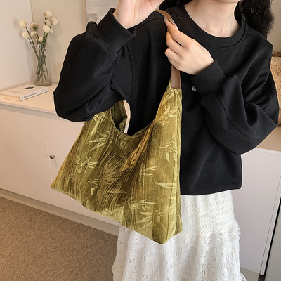 Nieuwe Chinese stijl grote capaciteit okseltas trend nieuwe mode middeleeuwse schoudertas vrouwelijke minderheid pendelganger Tote tas