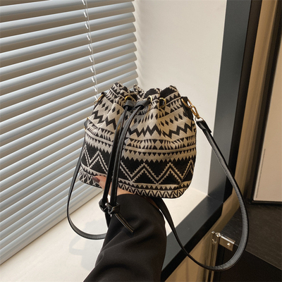 Nieuw Chinees NATIONAL WIND ARCHIPIT BUCKET BAG SIMPLE FASHION TENDEN ZOMER Nieuwe Linnen STYLE HIGH-GRADE SENSE enkelvoudige schouder