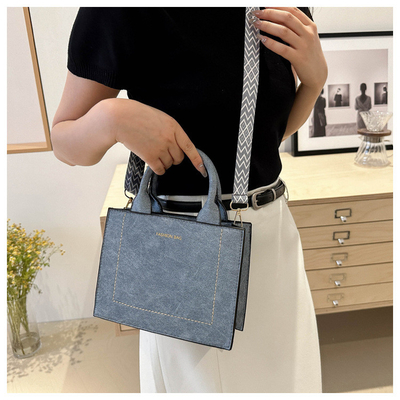 VINTAGE CHIC TEXTURED LETTER TOTE BAG VrouwenBAG 2024 Nieuwe grote capaciteit mode handtas breedband schoudertas
