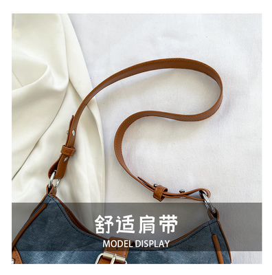 Franse mode Casual onderarmzak Vrouwen 2024 Nieuwe textuur BAGUETTE BAG SIMPLE COLOR PATCHWORK SCHULTERBAG TIDE