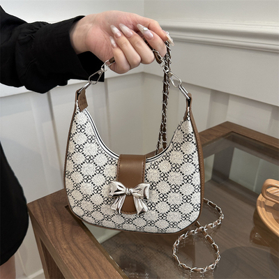 Onderarmtas ARC DE TRIOMPHE tas Vrouwelijke lente en zomer schoudertas ALL-IN-ONE Crescent tas senioren sense retro cross