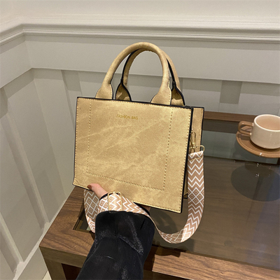 VINTAGE CHIC TEXTURED LETTER TOTE BAG VrouwenBAG 2024 Nieuwe grote capaciteit mode handtas breedband schoudertas