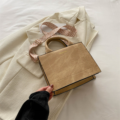 VINTAGE CHIC TEXTURED LETTER TOTE BAG VrouwenBAG 2024 Nieuwe grote capaciteit mode handtas breedband schoudertas