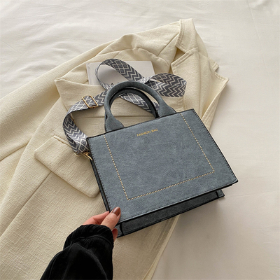 VINTAGE CHIC TEXTURED LETTER TOTE BAG VrouwenBAG 2024 Nieuwe grote capaciteit mode handtas breedband schoudertas