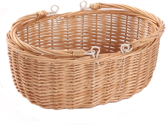 wicker picknickmandjes met handvaten.