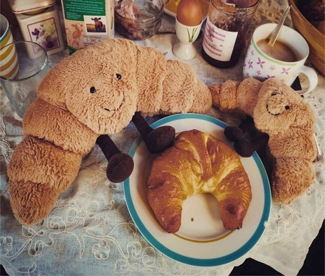 Gewichte Plush 9 &quot; Croissant Plush Lief glimlach Croissant Brood Kussen Gevulde dieren Grappig zacht voedsel Plushies