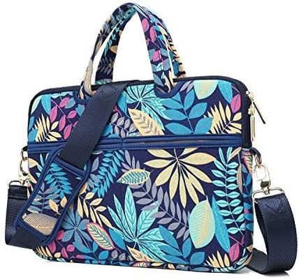 Laptoptas ontworpen voor laptops van 12,5 tot 14 inch met een gevulde binnenkant van bedrukt doek en meerdere draagmogelijkheden