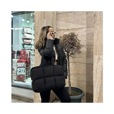 Modieus Puffy Quilted Tassen voor Vrouwen Aanpassen van uw tassen met OEM en ODM Services