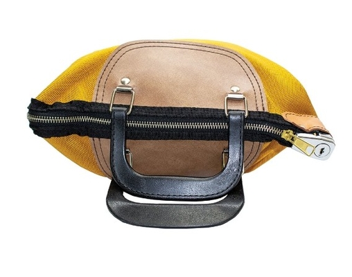 Met de tuff leer bekleding, hard gevormd onderkant, duurzame webbed handgrepen en ingebouwde slot het is zeker een gewaardeerd product in elk kantoor, postkamer of magazijn